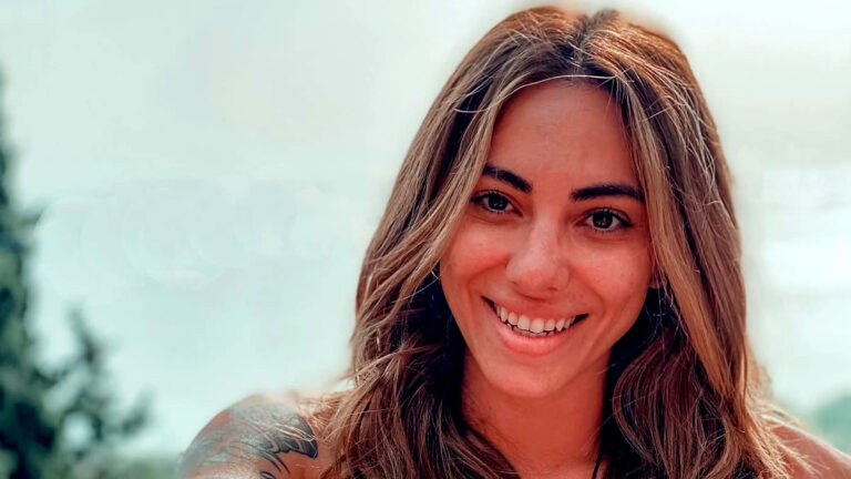 eyrydiki valavani oyte to diafano forema itan ikano na kalypsei tin piso opsi kolasi atyche vasalo