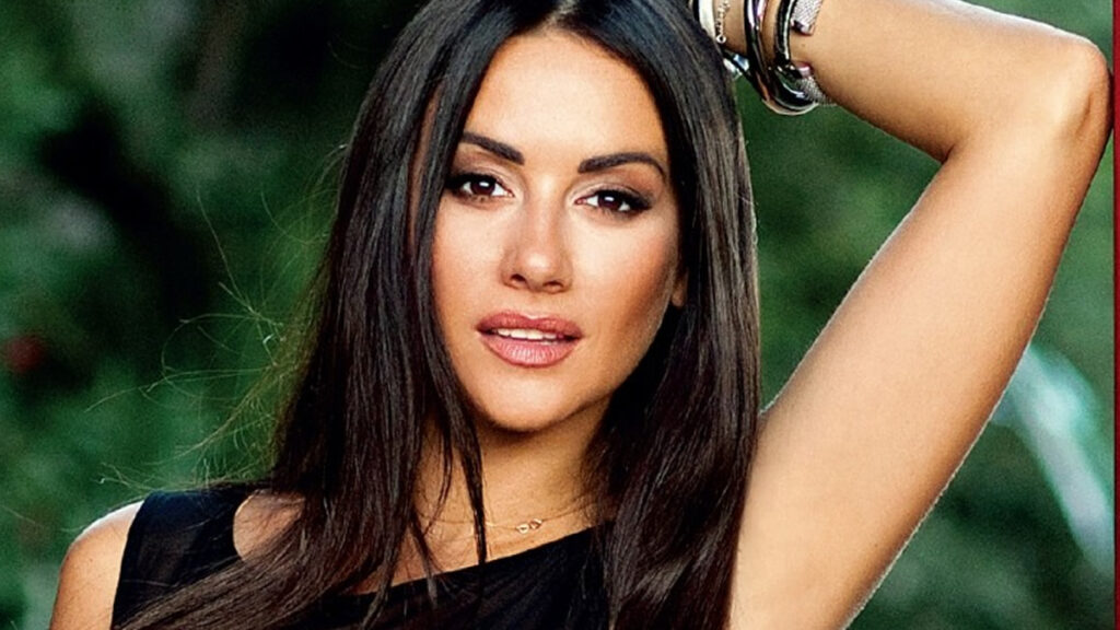 Όταν η Χριστίνα Μουστάκα απο τους Ράδιο Αρβύλα μας προκαλούσε τις αισθήσεις με το μαγιό της 1 i christina moystaka apo toys radio arvyla