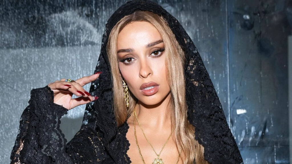 i eleni foyreira vazei fotia sto instagram me fotografies apo allon planiti