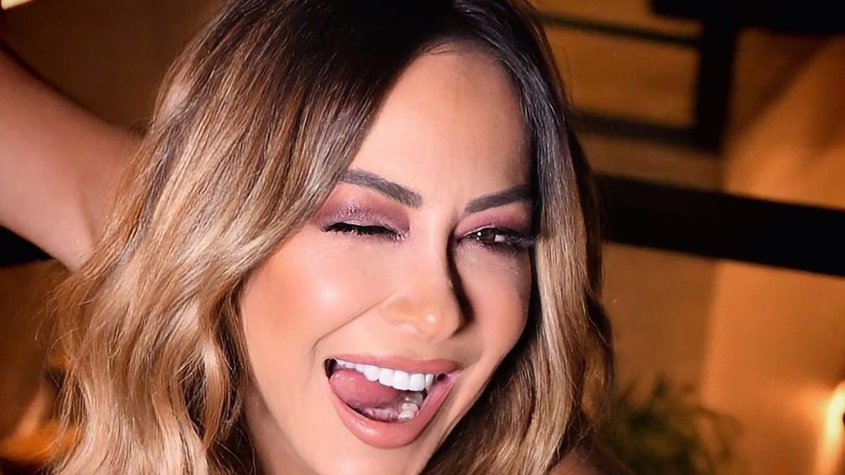 i melina aslanidoy se throwback fotografia poy magnitizei ta vlemmata