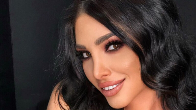 Η Σία Βοσκανίδου σε μια πόζα που θα σας κάνει να θέλετε να… 1 Σία Βοσκανίδου