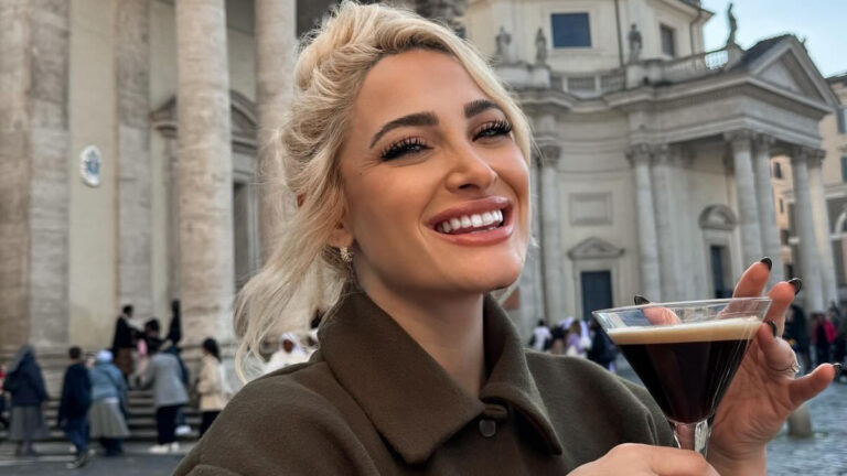 ioanna toyni trend sta social o thilykos vasilis charalampopoylos