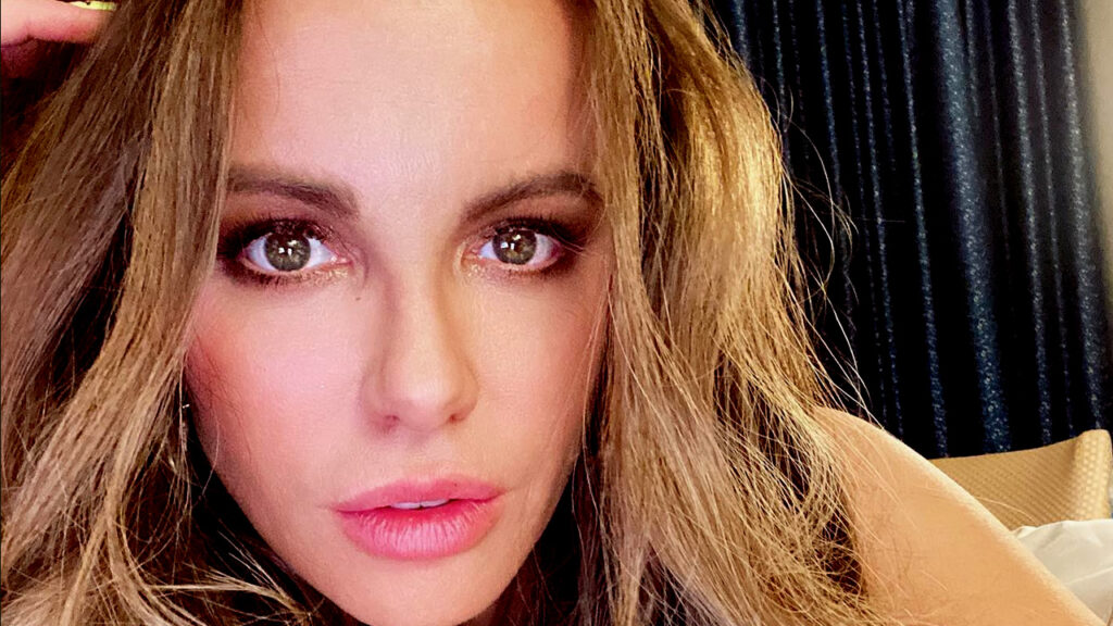 Κέιτ Μπέκινσεϊλ: 4 μήνες στο νοσοκομείο και κανένας δεν ξέρει τι έχει! 1 Κέιτ Μπέκινσεϊλ