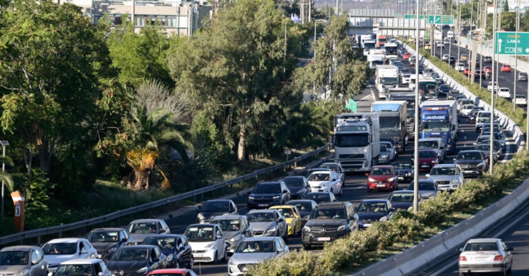 Κηφισός, Αθηνών, παραλιακή: Καθυστερήσεις έως και 30 λεπτά στους οδηγούς. 1 kifisos athinon paraliaki kathysteriseis eos kai 30 lepta stoys odigoys