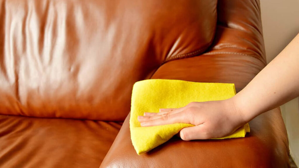 Οικολογικός καθαρισμός δερματίνης: 5 εύκολα βήματα 1 5 μυστικά για να κάνετε τη δερματίνη σας να λάμπει!