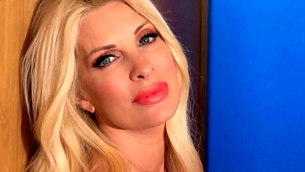 Όταν η Ελένη Μενεγάκη χάρισε τα «προσόντα» της στο πανελλήνιο 1 Η Ελένη Μενεγάκη ποζάρει σε φωτογράφιση στο instagram