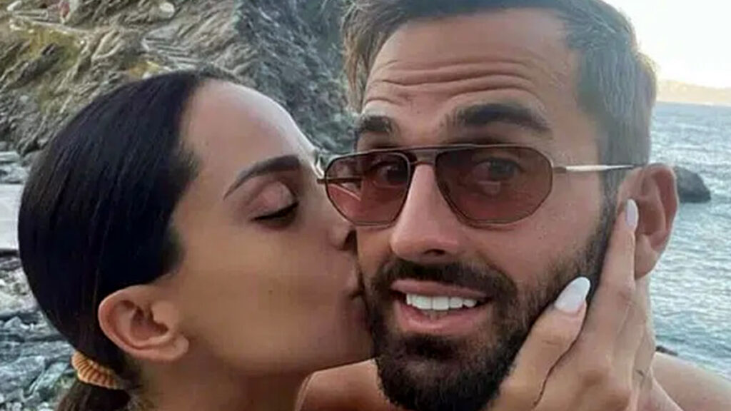 aifnidiastikos chorismos gia to zeygari antona soiledis