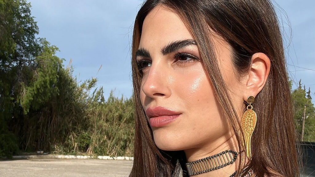 Χριστίνα Κεφαλά: Μας δείχνει τα χειροποίητα κοσμήματα της, αλλά μας τρελαίνει με..! 1 Χριστίνα Κεφαλά