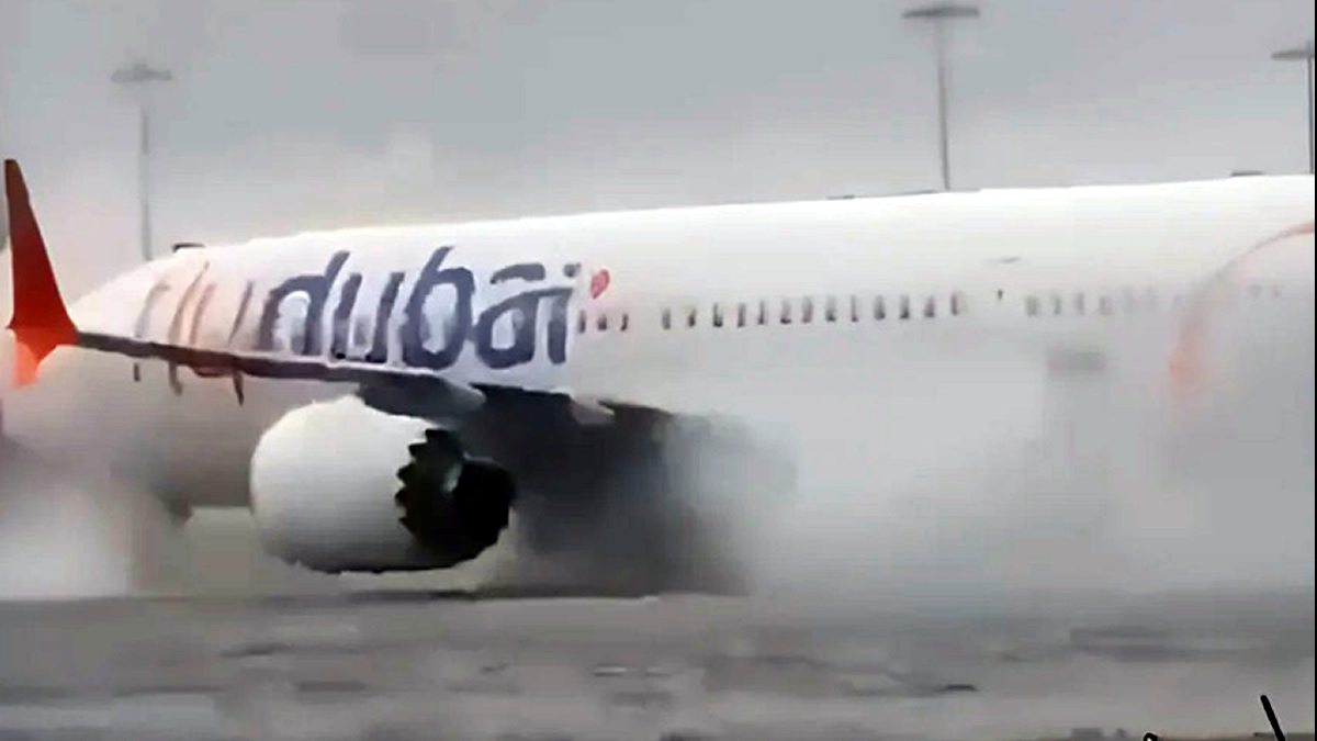 fovero viral vinteo ti kanei to aeroplano stin thalassa
