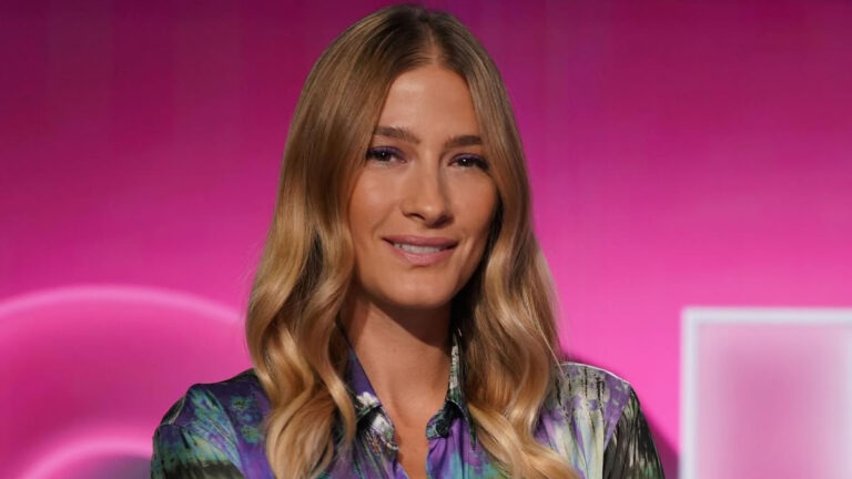 Ισμήνη Παπαβλασοπούλου: Ανεβάζει βίντεο με πλεκτό φόρεμα και μαζί.. και την πίεση!! 1 ismini papavlasopoyloy anevazei vinteo me plekto forema kai mazi kai tin piesi