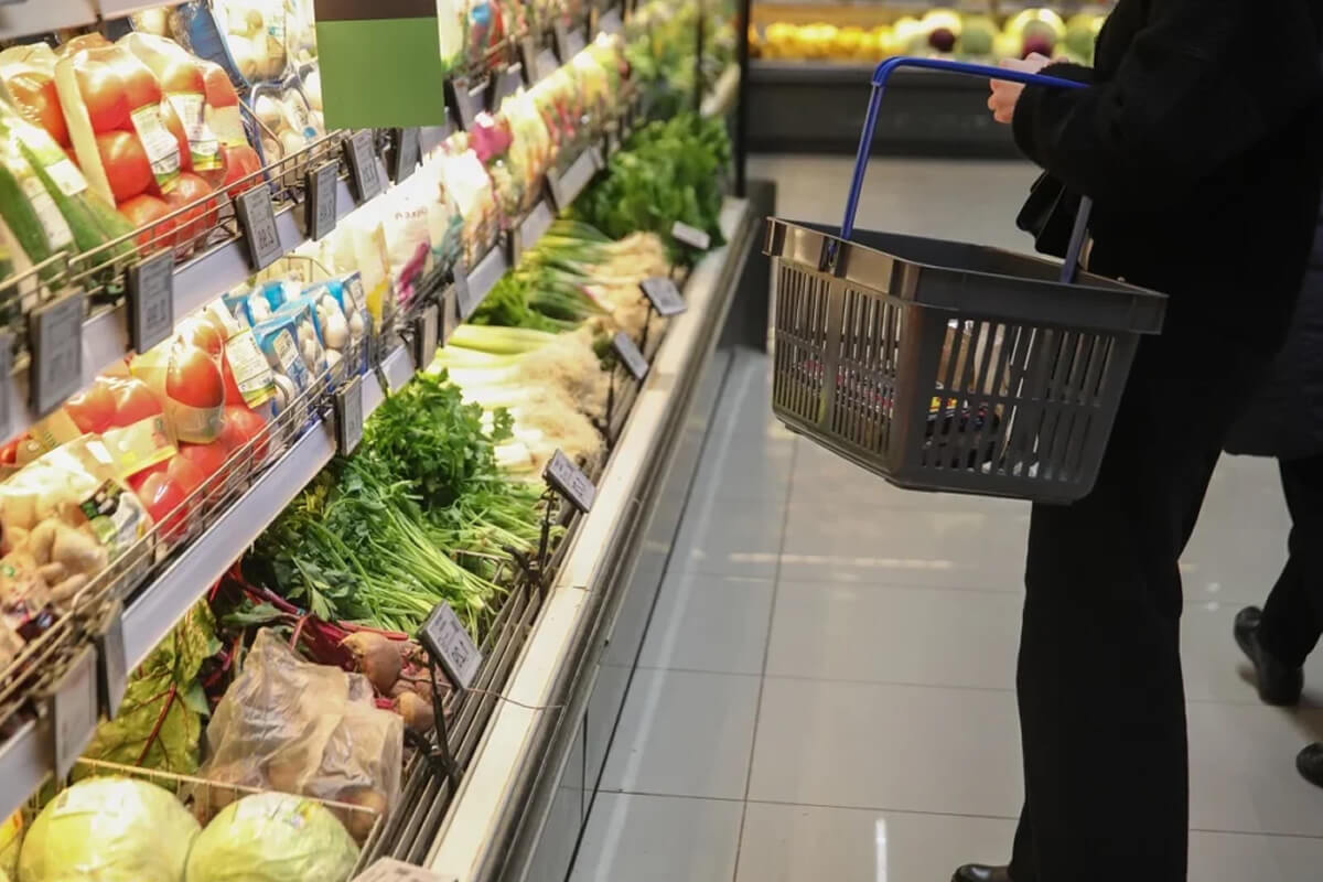 pos tha leitoyrgisoyn ta magazia simera kyriaki ton vaion alla kai tin megali evdomada