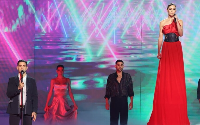 Αποθέωση για τη Δώρα Παντέλη στο J2US σε μια βραδιά που έμεινε αξέχαστη! 1 apotheosi gia ti dora panteli sto j2us se mia vr