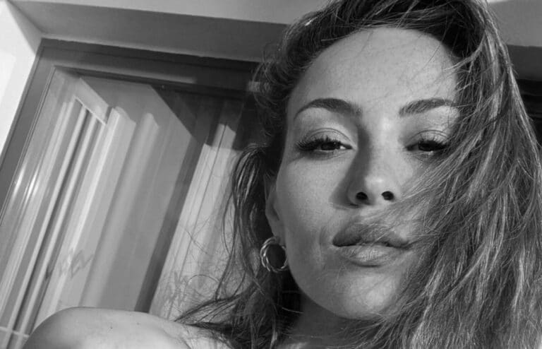 Δώρα Παντέλη: Δουλειά και διακοπές στο Costa Navarino με άκρως εντυπωσιακές φωτογραφίες! 1 Η Δώρα Παντέλη συνδύασε δουλειά και διακοπές στο Costa Navarino, μαγεύοντας με τις ασπρόμαυρες φωτογραφίες της στα social media.