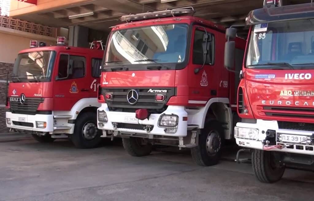 Επιχείρηση κατάσβεσης φωτιάς στον Ασπροπύργο 1 epicheirisi katasvesis fotias ston aspropyrgo