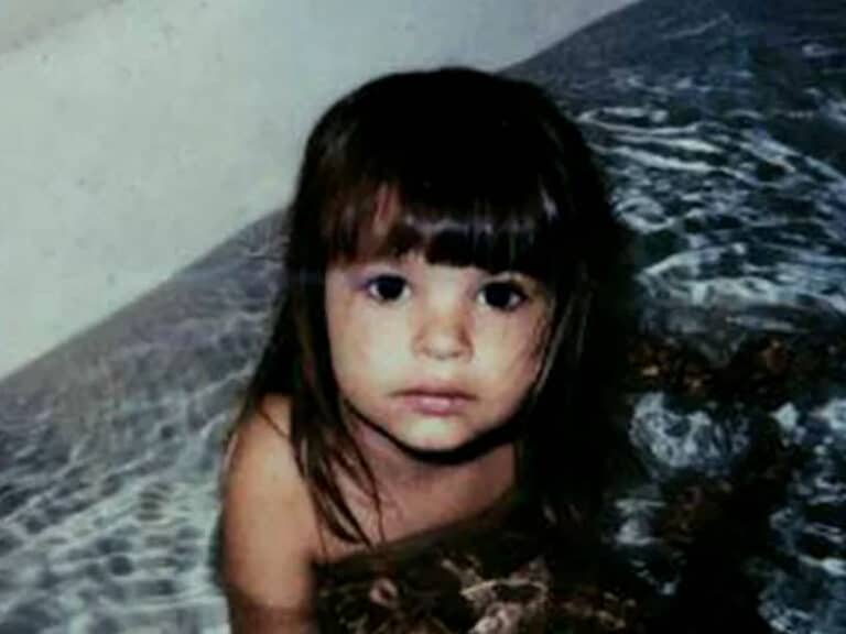 Μπορείτε να βρείτε ποια είναι; Σήμερα είναι ένα απο τα μεγαλύτερα top model 1 Ακόμα να την αναγνωρίσετε! Ανακαλύψτε την πορεία της από το ξεκίνημά της ως μοντέλο μέχρι την καθιέρωση της στον κινηματογράφο.