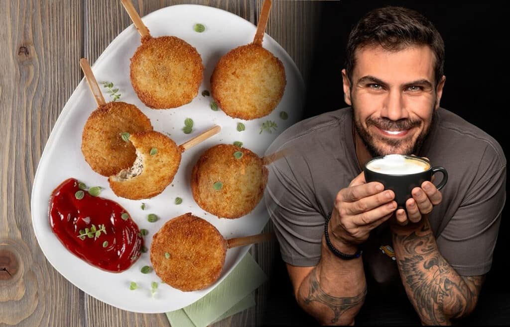 Ο Άκης Πετρετζίκης φτιάχνει τις πιο νόστιμες κοτοκροκέτες σε ξυλάκι! 1 Ο Άκης Πετρετζίκης μοιράζεται μια πανεύκολη συνταγή για σπιτικές και παιχνιδιάρικες κοτοκροκέτες σε ξυλάκι, ιδανικές για μικρούς και μεγάλους!