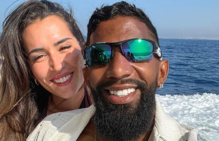 Ολυμπιακός: Ο Ροντινέι απολαμβάνει το Πάσχα στις Σπέτσες! (βίντεο) 1 Ο Ροντινέι του Ολυμπιακού περνάει μερικές μέρες χαλάρωσης στις Σπέτσες με την σύντροφό του, μετά τη νίκη επί της Άστον Βίλα.