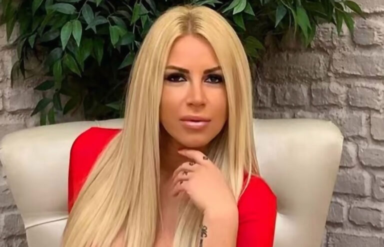 Ρεγγίνα Γκαινά: Από το Power of Love στο TV Queen, με στόχο να γίνει η «βασίλισσα» της τηλεόρασης! 1 Η Ρεγγίνα Γκαινά, 38 ετών, σύμβουλος σε εταιρία ιατρικού τουρισμού, έρχεται στο προσκήνιο για δεύτερη φορά μέσα από ριάλιτι σόου,