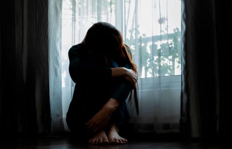 Σέρρες: 14χρονη καταγγέλει τον πατριό της για συστηματικό βιασμό 1 Σοκ προκαλεί η καταγγελία, που υπέβαλαν στην Αστυνομία μια 14χρονη και η μητέρα της, με καταγωγή από τη Βουλγαρία, που διαμένουν στο Σιδηρόκαστρο,