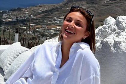 a re fani ti chaneis i chrysa se epikes pozes