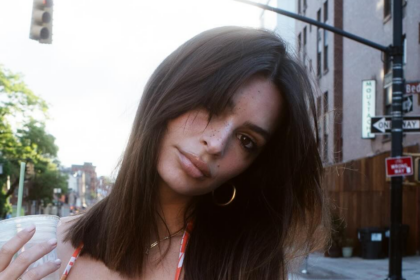 emily ratajkowski i emfanisi poy kathilose to di.fw