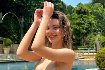 i anna maria iliadoy kathilonei me to chryso