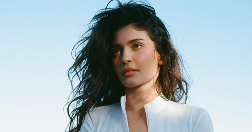 i kylie jenner prokalei paniko me tin entyposiak