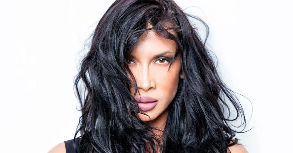 i paola toys esteile oloys me egkefaliko forese