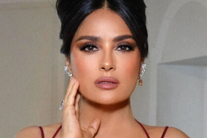 i salma hayek me to pio kayto mpornto forema poy