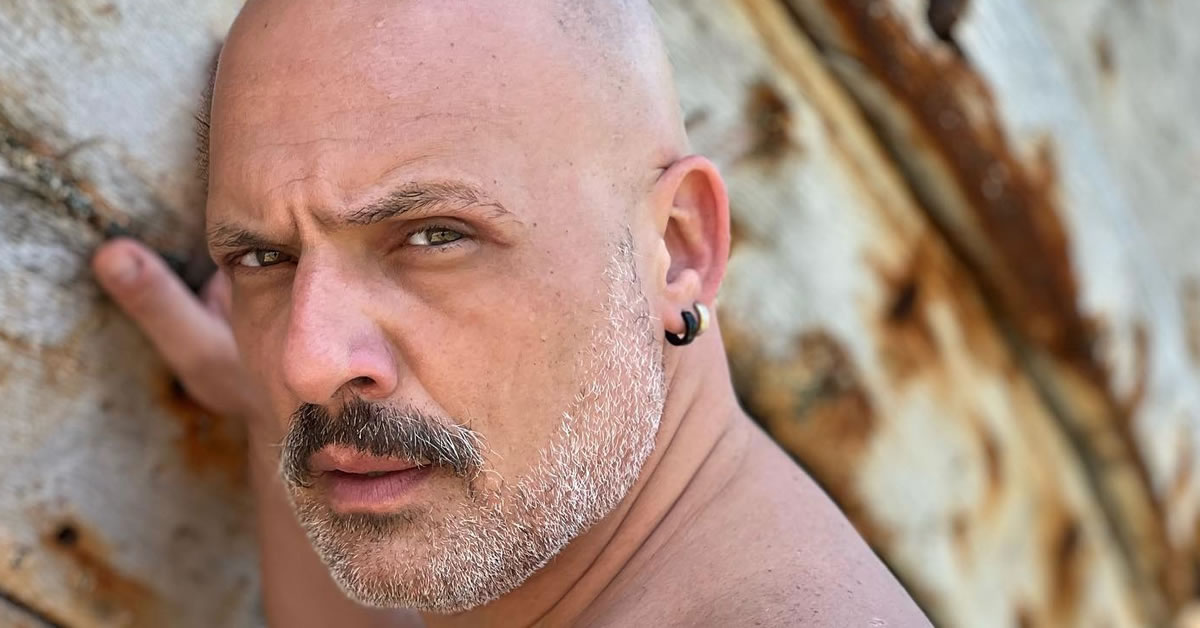 o nikos moytsinas me kali parea stis kanaries ni
