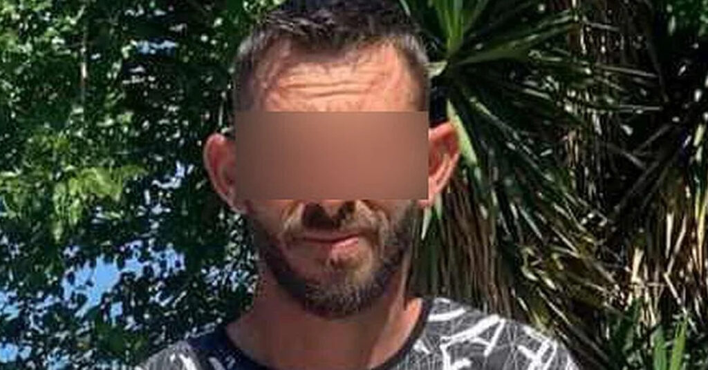 sok ston pyrgo aytos einai o theios tis 11chroni