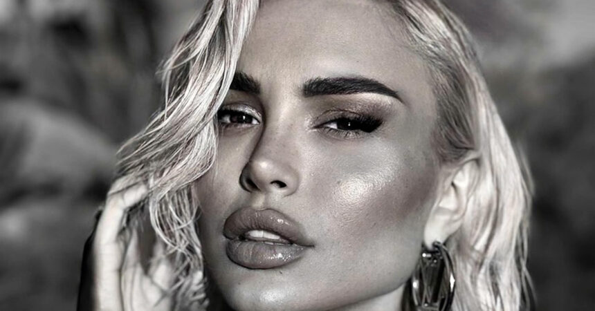 alexandra panagiotaroy i atithasi petseta efere