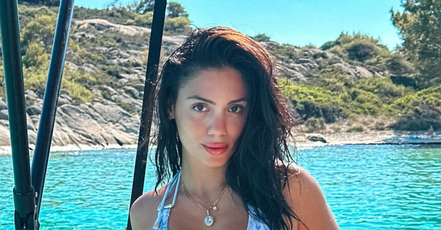 anna amanatidoy mia emfanisi poy magepse ta plithi