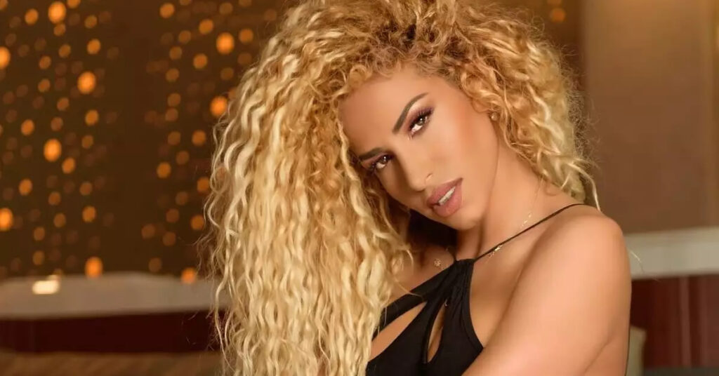 i anastasia gioysef se pozes poy trelainoyn