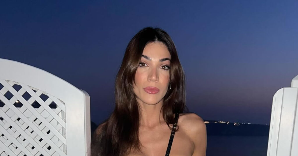 i ivi adamoy mas systinei tin kori tis