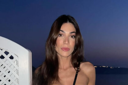 i ivi adamoy mas systinei tin kori tis