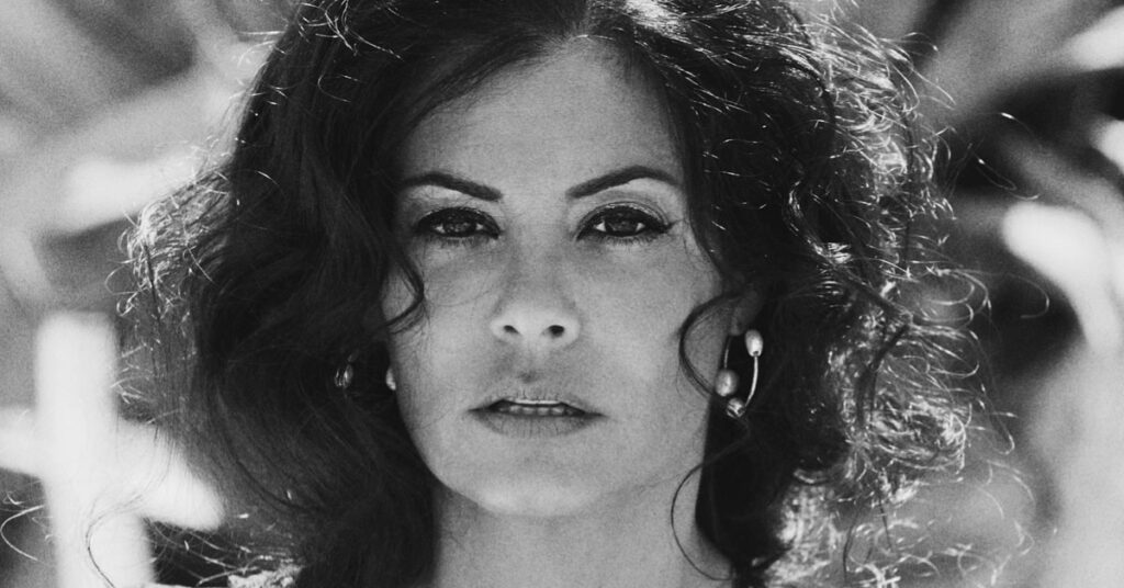 i maria korinthioy mageyei ti massalia