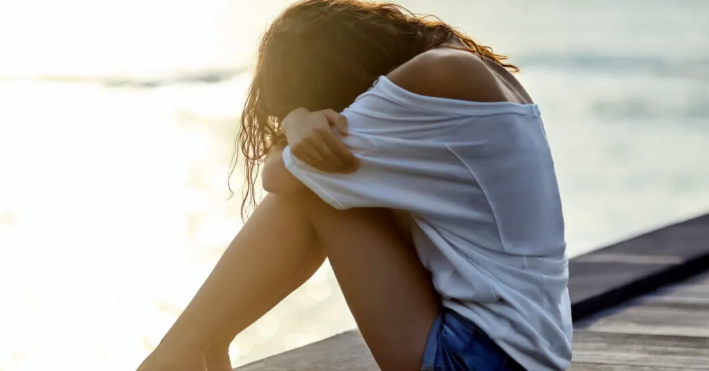 Καλοκαίρι και κατάθλιψη; Γιατί το καλοκαίρι δεν είναι όσο ιδανικό νομίζουμε; 1 kalokairi kai katathlipsi giati to kalokairi