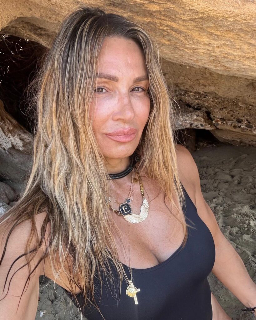 Η Ελένη Πετρουλάκη στην Κρήτη: Φωτογραφίες που κόβουν την ανάσα χωρίς φίλτρα! 2 Ελένη Πετρουλάκη