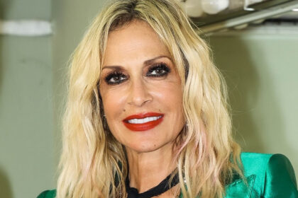 anna vissi i zoi tis os giagia mesa apo ena apol