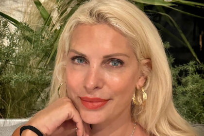 i eleni menegaki dechtike protasi ekplixi
