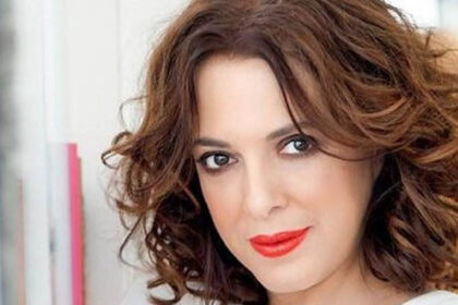 i eleni rantoy katakeraynonei tin katastasi