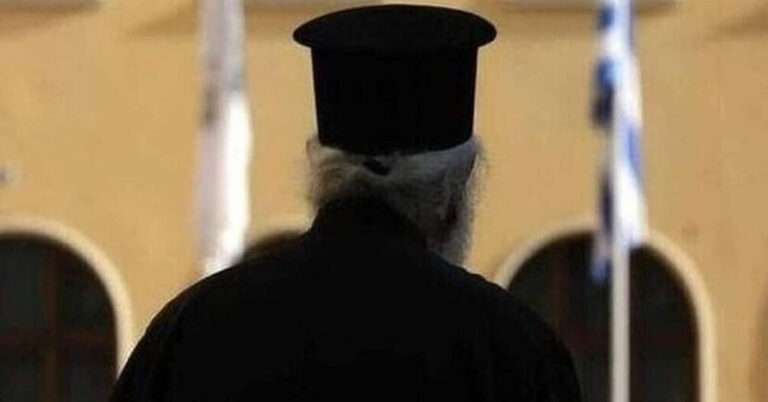 Παραμονές Δεκαπενταύγουστου μεθυσμένος ιερέας πήρε σβάρνα 5 αυτοκίνητα στην Αργυρούπολη 1 paramones dekapentaygoystoy methysmenos iereas