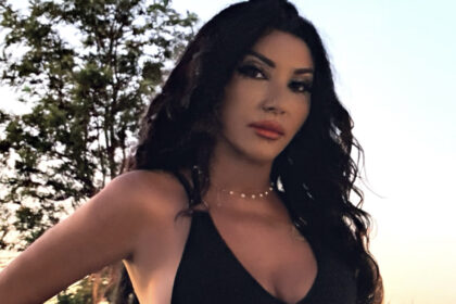 tyfla na chei i kardashian i popi malliotaki poz