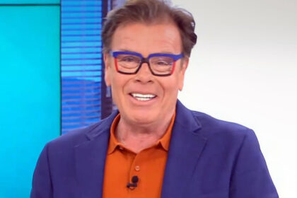 ekplixi apo papanota an o kasselakis den einai e