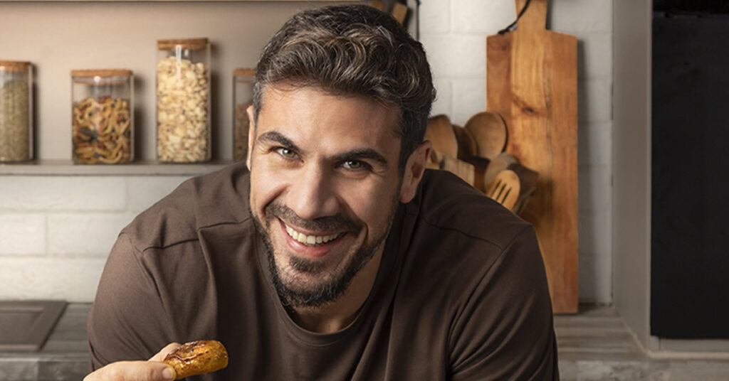 Τα λεφτά δεν κάνουν τον άνθρωπο. Ο Άκης Πετρετζίκης σπάει τη σιωπή του και μοιράζεται σπάνιες εικόνες από την προσωπική του ζωή! 1 ta lefta den kanoyn ton anthropo o akis petretzi