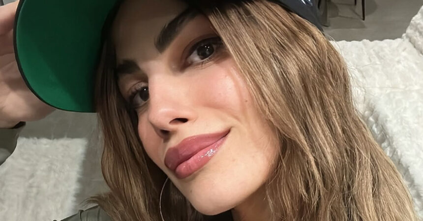 i christina kefala anevazei ti thermokrasia sto oaka to sporty look poy xesikose to gipedo