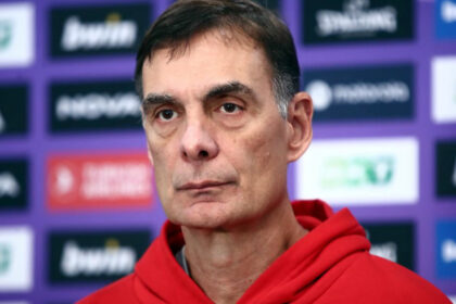 stamatimeno to roloi toy mpartzoka ta lathi poy