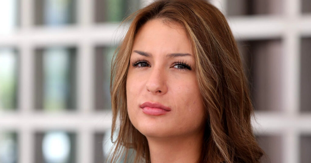 giati synelifthi i georgia mpika to vrady tis ky