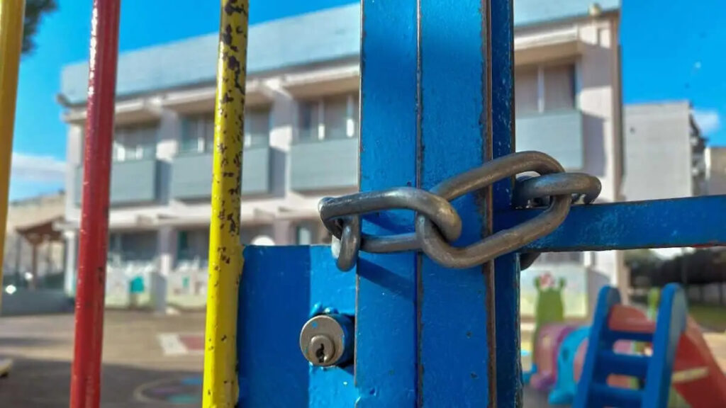 Πότε κλείνουν τα σχολεία για το Πάσχα 2025; Οι ημερομηνίες που περιμένουν όλοι! 1 pote kleinoyn ta scholeia gia to pascha 2025